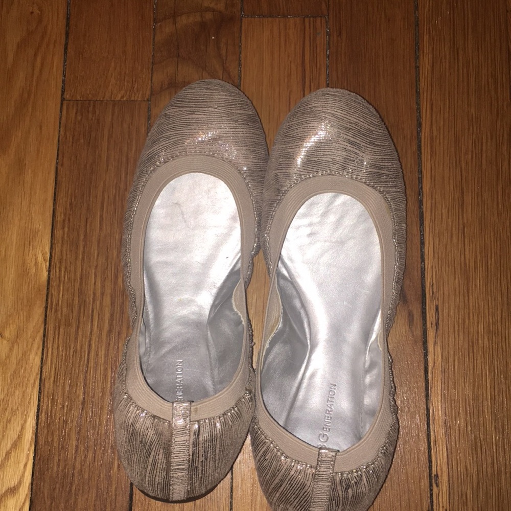 BCBG FLATS